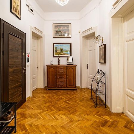 Aristocratic 2Bdrm Central Apartment Varna Buitenkant foto
