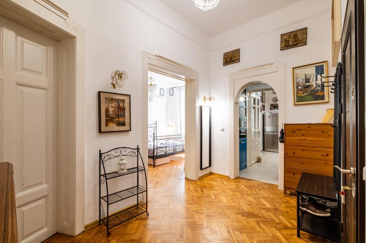 Aristocratic 2Bdrm Central Apartment Varna Buitenkant foto