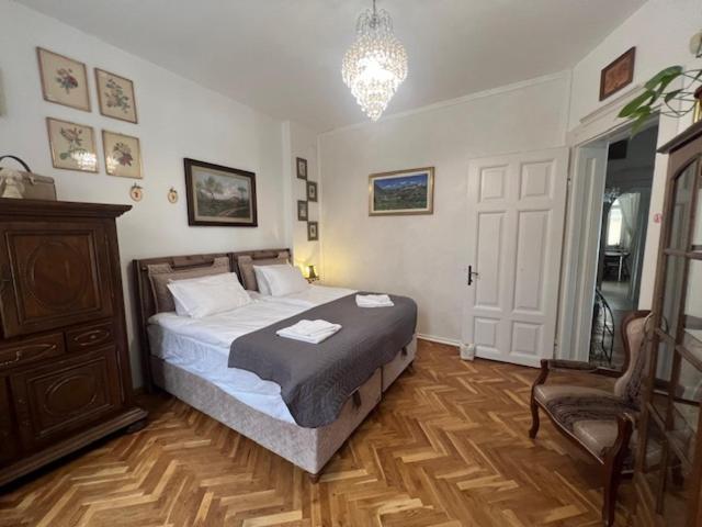 Aristocratic 2Bdrm Central Apartment Varna Buitenkant foto